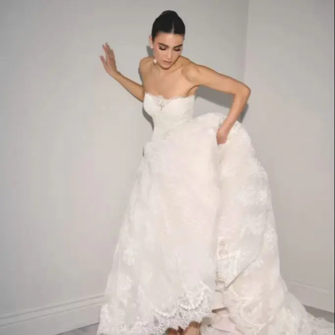 Sheer Fairy Wedding Dress Elegant Strapless A-Line Floral Lace Women' s Dubai Luxury Bridal Gown with Big Train SW700 Customized