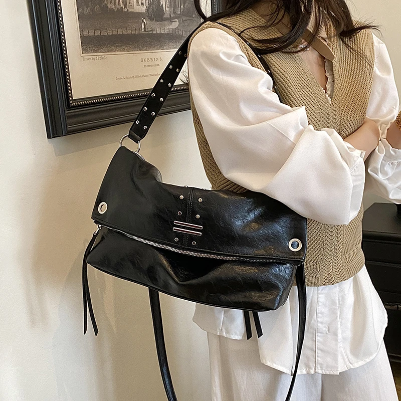 Rivet Shoulder Handbag Chain Bag Black Sac A Main Underarm Shopping Bag Female deformable Soft Leather Messenger Bag Brand