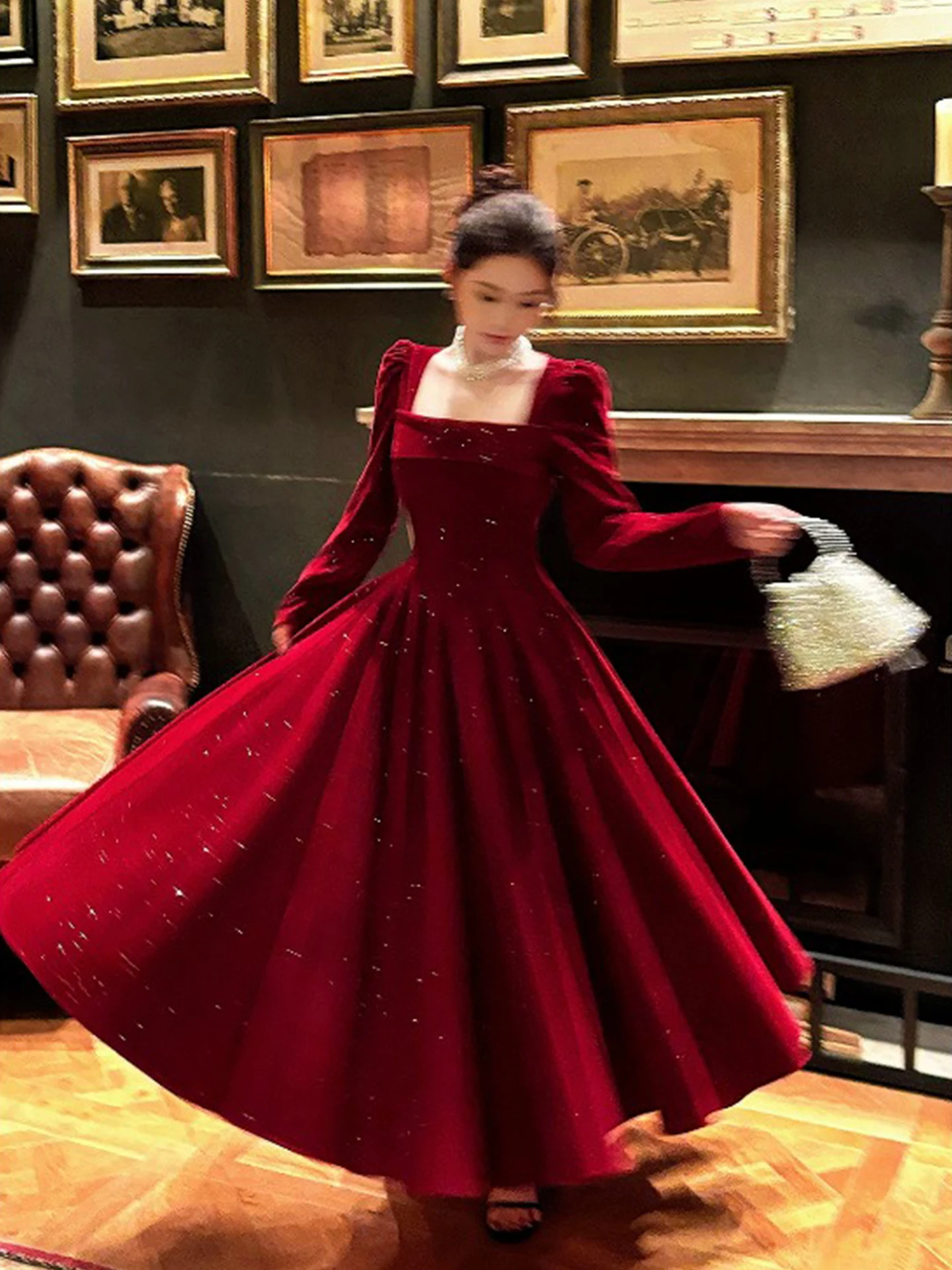 

Red Velvet Wedding Dress Long Sleeve Fashionable mid Waist Gown for Engagement Marriage Ceremony Party Performance Winter Wear