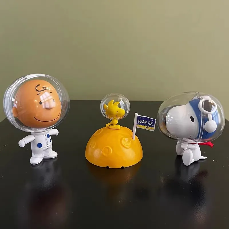 Bandai Original 3Pcs Gashapon Capchara PREMIUM Peanuts 4 ASTRONAUT SNOOPY Toys For Kids Gift Collectible Model Ornaments view 4