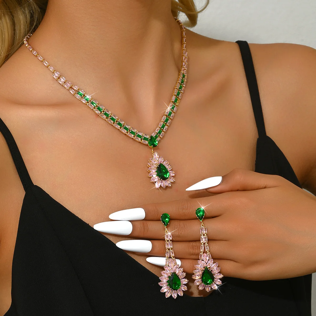 

Korean-style bridal drop-shaped flower colored zirconium jewelry set including necklace and earrings - wedding accessories