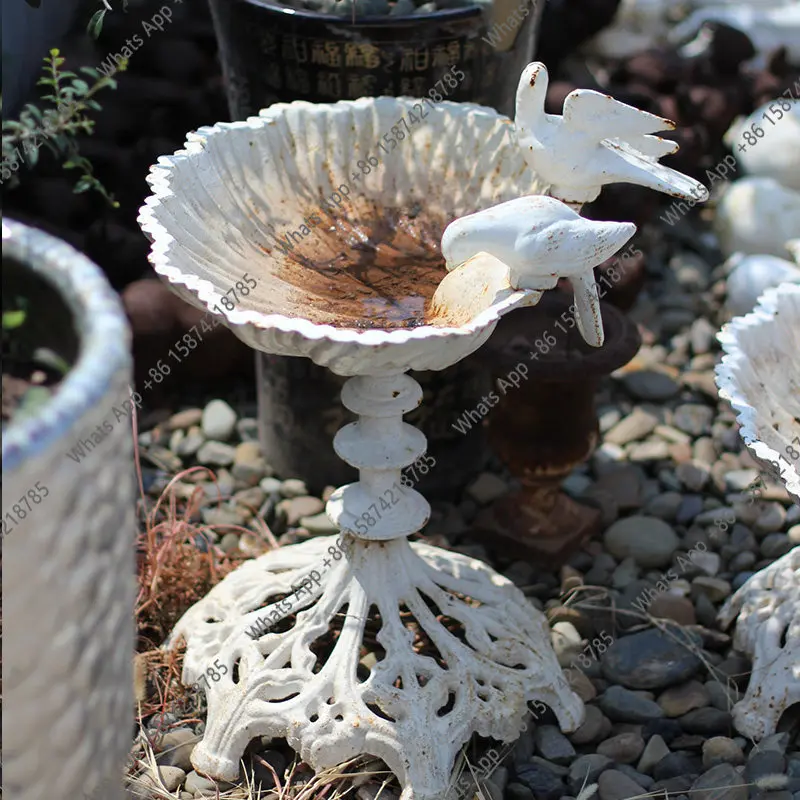 

Retro and old cast iron bird food basin bird feeder flowing water ornament courtyard grocery garden decoration European double b