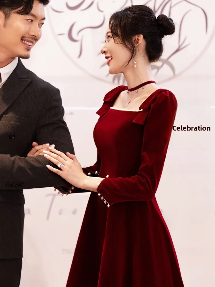 

Wine Red Velvet Dr Wedding Dr Korean Sle Pearl Embellied mid Waist Slim Fit Evening Gown Suitable for Various Occas...