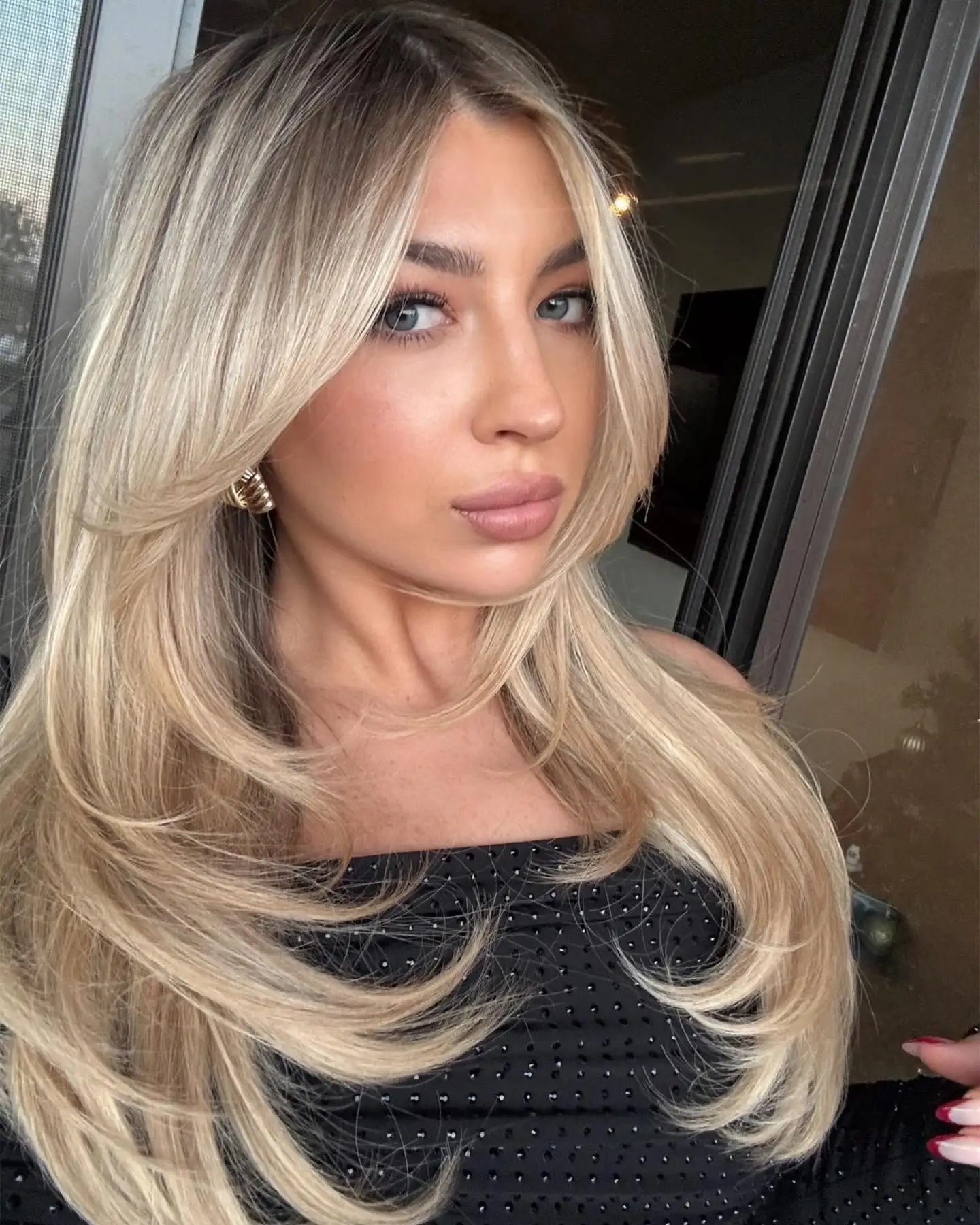 

Highlight Brown Layered wavy Synthetic Lace Wigs Dark Roots Futura Soft Fibre Wigs For Women Daily Use Lace Front wig