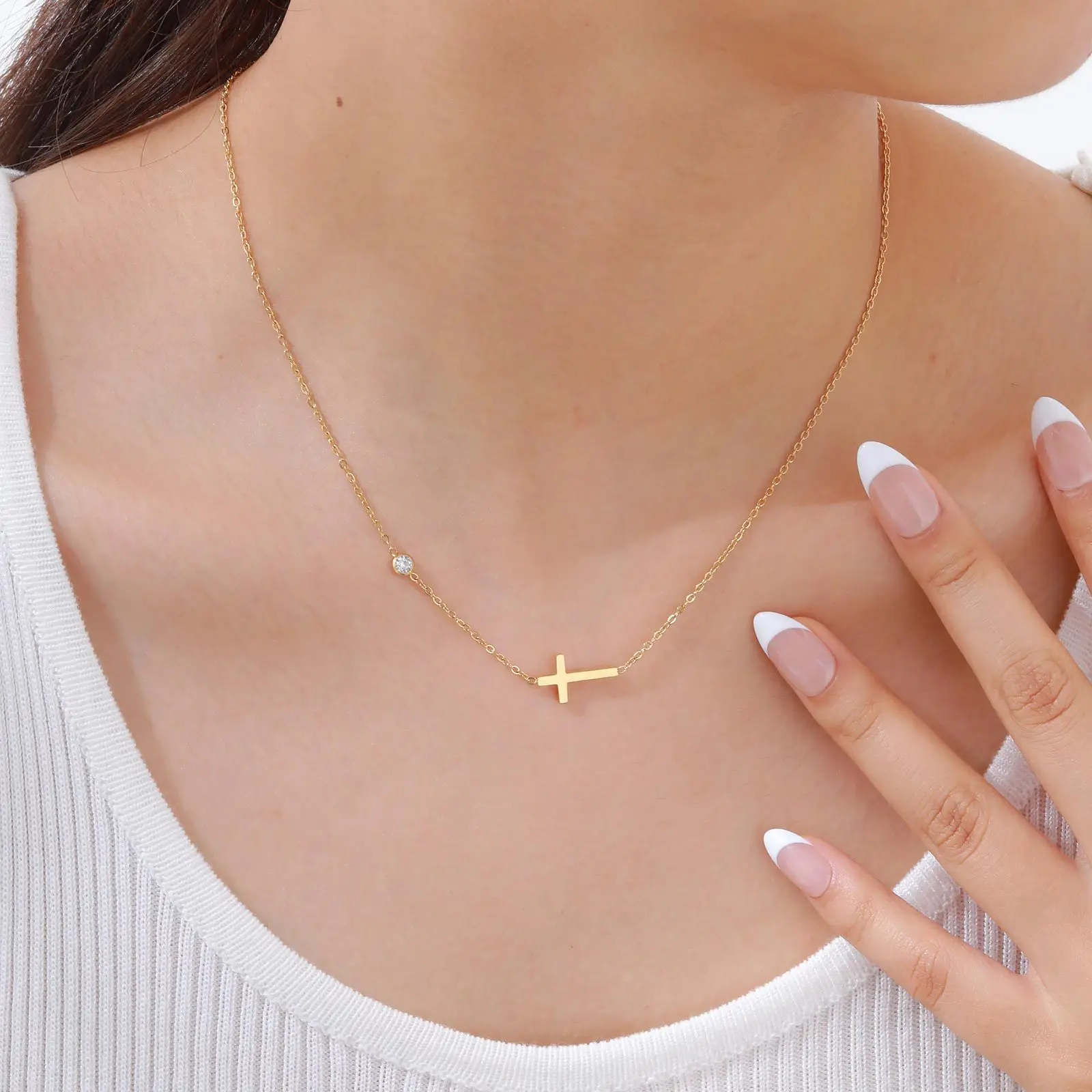 Waterproof Gold-Tone Cross Shiny Zircon Pendant Ultra-Fine Clavicle Chain Stakable Fashion Stainless Steel Gold Plated Jewelry