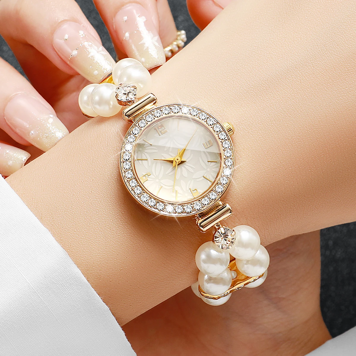 Elegant Pearl Bracelet Strap Women Watches Luxury Rhinestone Ladies Party Dress Quartz Wristwatch Relogio Feminino (Without Box)