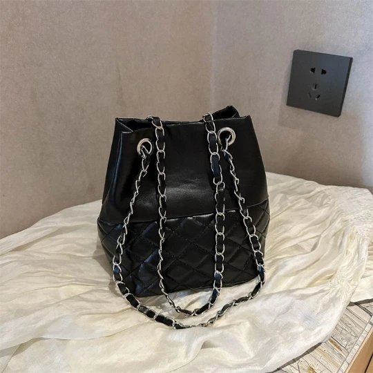 New Golden Chain Trend Girl Woman Messenger Shoulder OL Bags PU PVC Leather Women Lady Shining Handbag Purses Small Bags