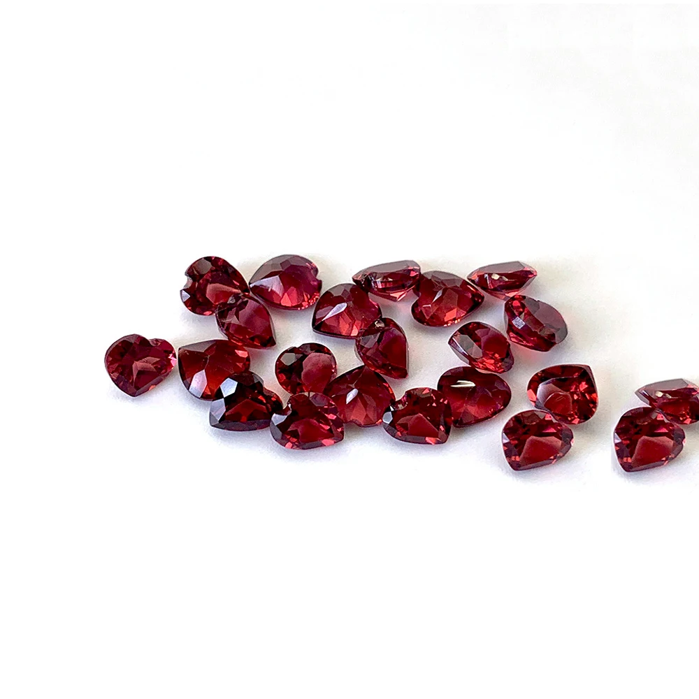 Real Natural Stone Mozambique Red Garnet Facet Heart 4x4mm-10x10mm Eye Clean Semi-precious Loose Gemstone For Jewelry Making