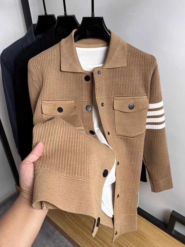 Cárdigan de punto de diseñador para hombre, chaqueta coreana con bolsillo a rayas, abrigo informal de diseño de alta gama, marca de moda, otoño e