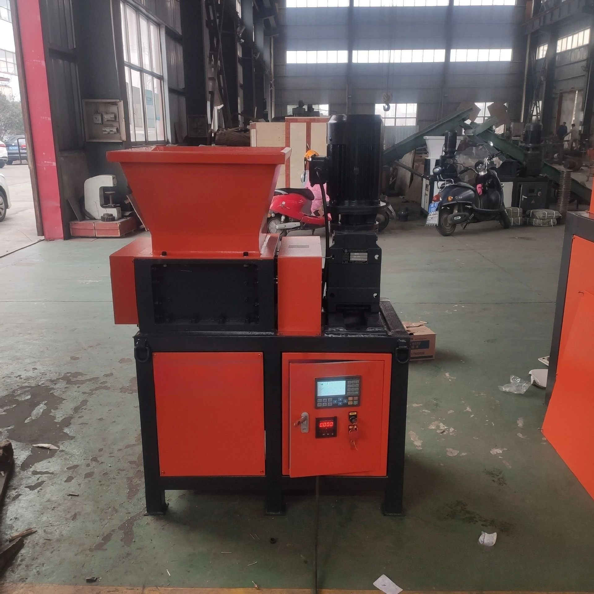 400 type twin shaft shredder is a thin type of copper, aluminum and iron shavings crushing