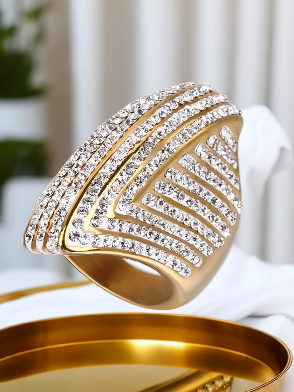 Hip Hop Iced Out Bling Big Oval Ring Female Gold Color Stainless Steel Cocktail Rings For Women Party Jewelry High Quality