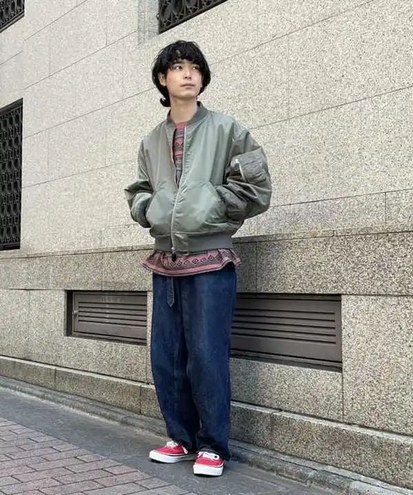 Splicing contrasting color retro crew neck short jacket BEAMS MA-1