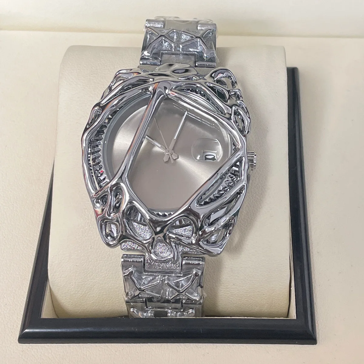 High-End Luxury Men's Watch, Vintage Quartz Watch, Alloy Case, Calendar Display, Analog Watch, Stylish Casual Versatile Personality Street Cool Trendy Men's Wristwatch - the Best Gift for Him, Campus Wear, Daily Watch, Exquisite Details, High-End Accessories, Fashionable Clock, College Student