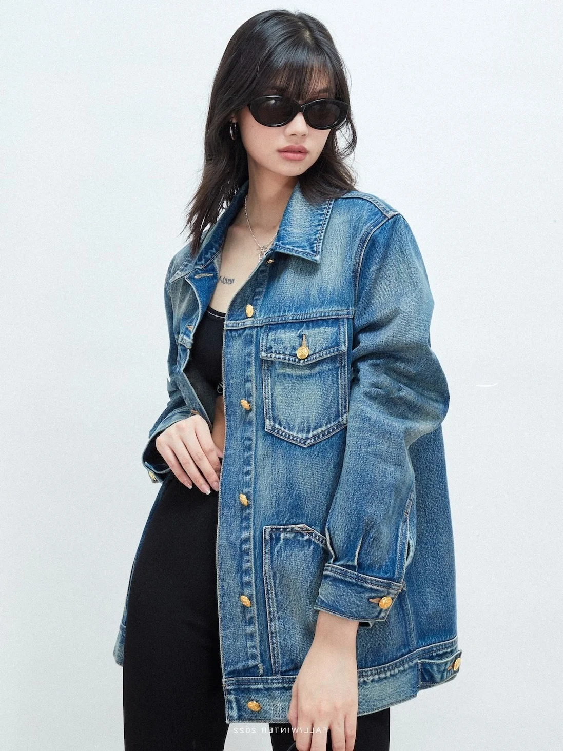 

European and American style, unique and unique, loose fitting denim jacket, women's 2023 spring new style, light and mature