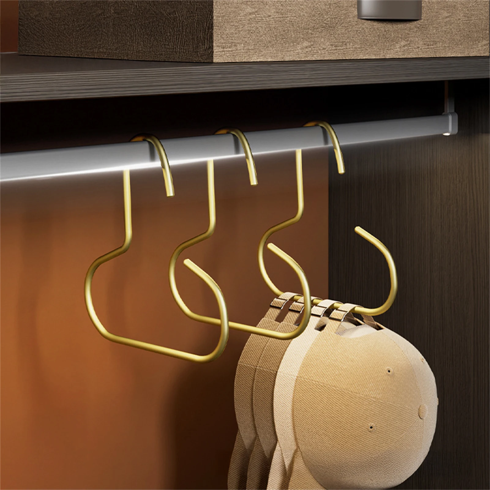 1 قطعة قبعة معدنية فاخرة المنظم قبعة رفوف مفتوحة هوك خزانة الفضاء توفير تصميم شماعات للمنزل عنبر قبعة منظمة C