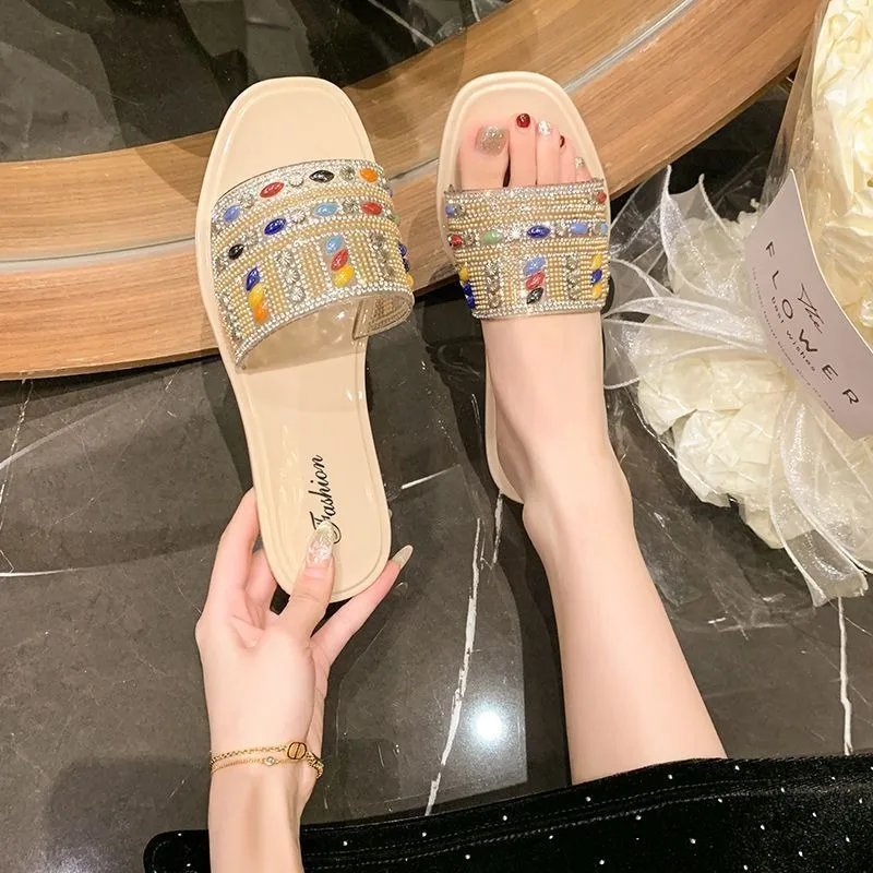 Simple Stylish and Comfortable Flat Sandals and Slippers Unique and Versatile for Women, Perfect for Wearing Outdoors