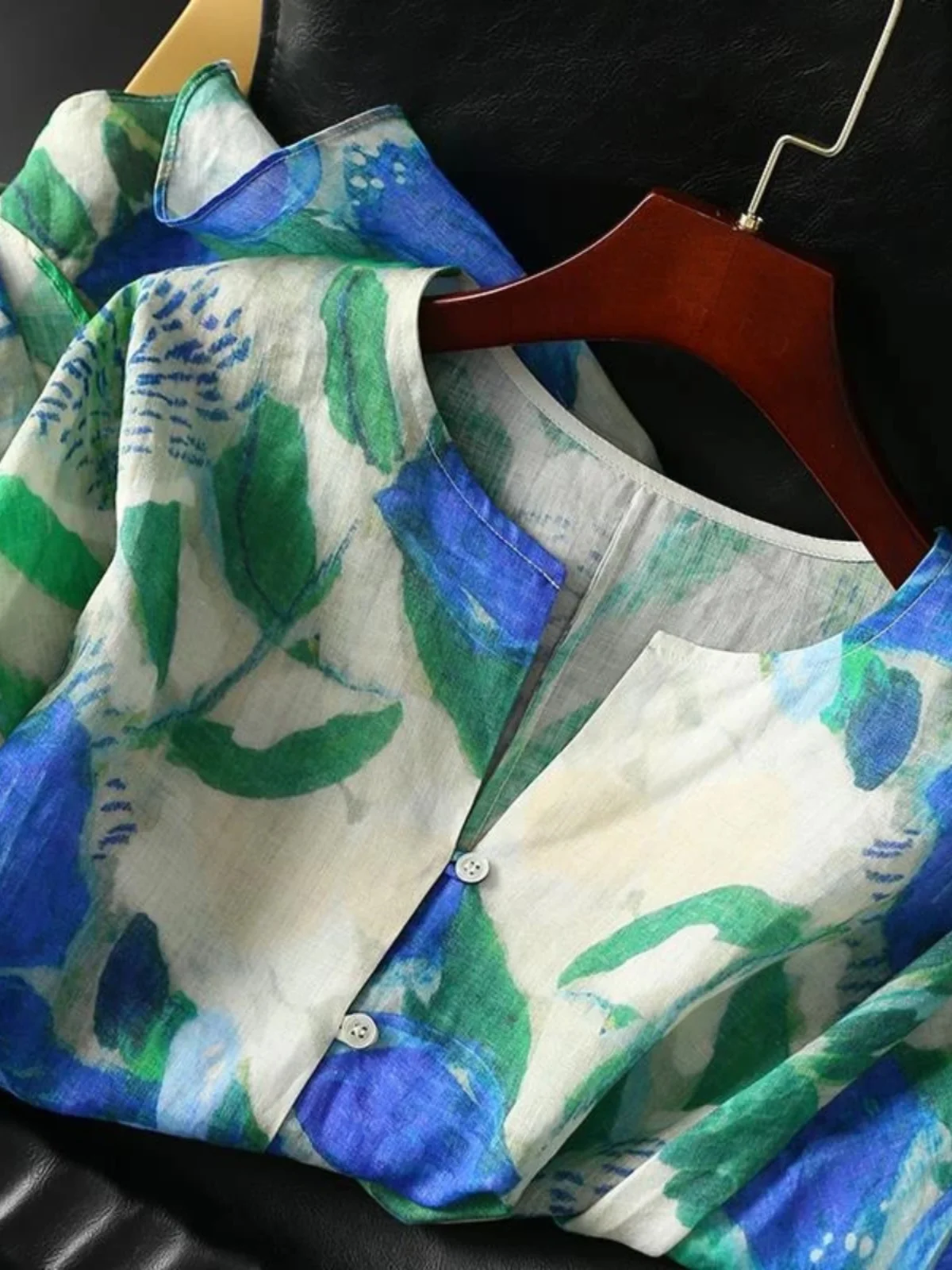 

Свободный крой V-Ne Long Sve Silk irt Женский повседневный дизайн с принтом и крашением Корейский Faion Spring irt