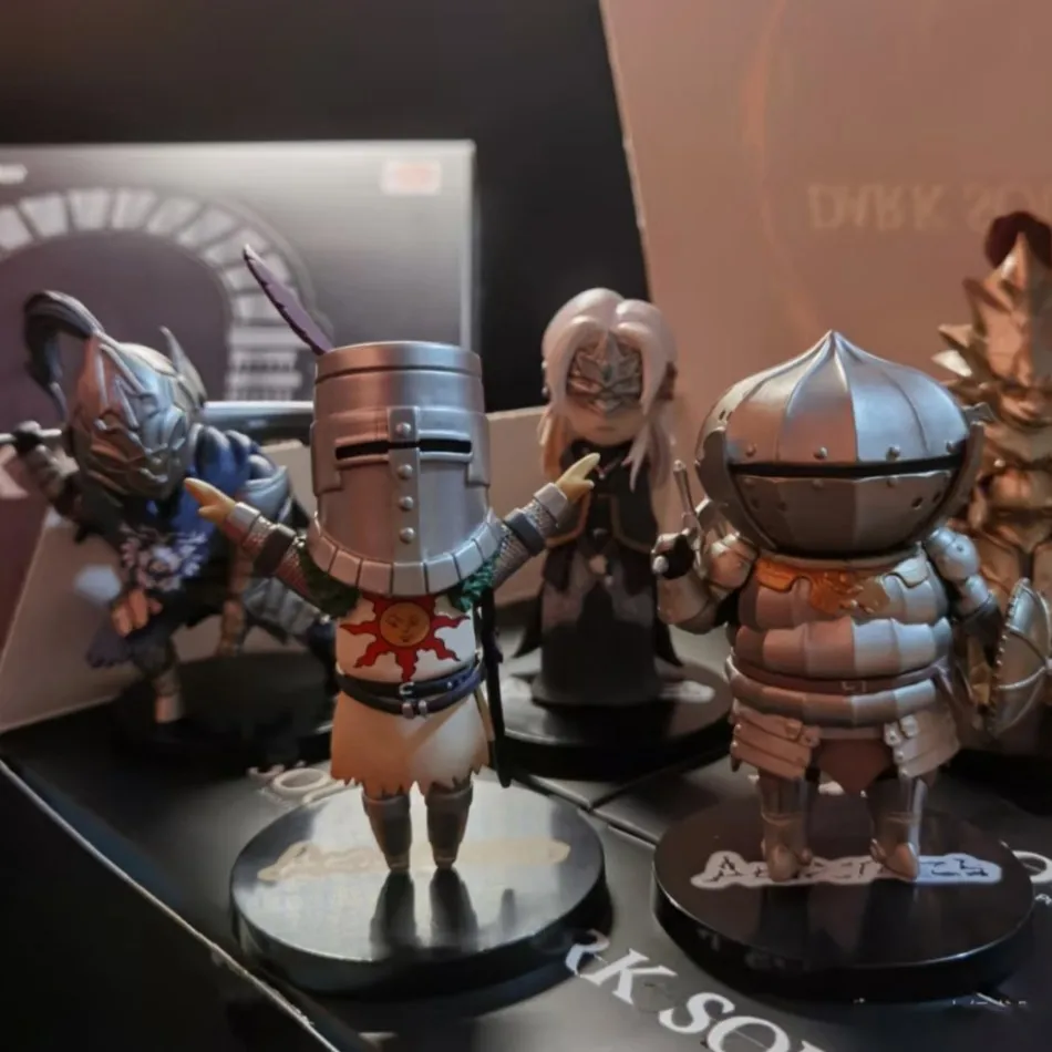 1-4 قطعة شخصية أنيمي نسخة النفوس المظلمة Q ، Solaire Artorias Ornstein Fire Keeper ، دمية أنيمي ، نموذج لعبة لهدايا الأطفال