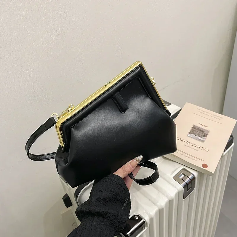 luxury-brand-solid-color-diaper-bag-classic-retro-shoulder-design-for-ladies-exquisite-simple-style