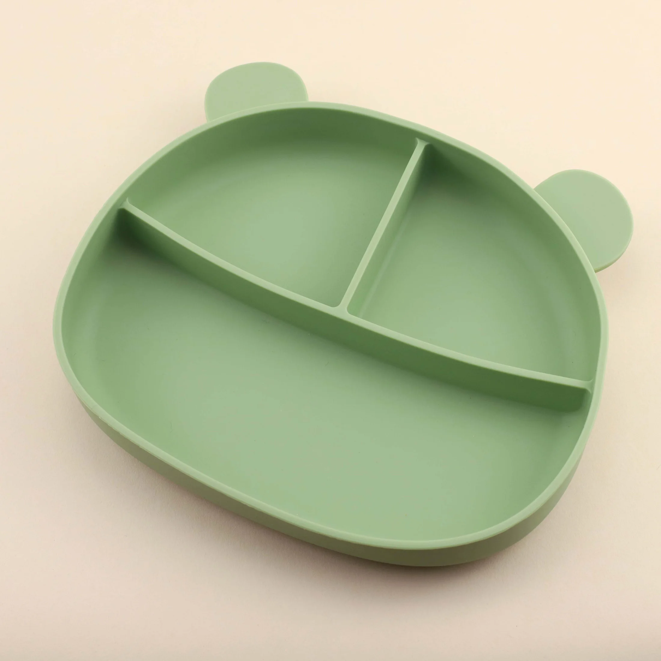 Food grade silicone meal plate cartoon bear meal plate large suction cup with strong suction force