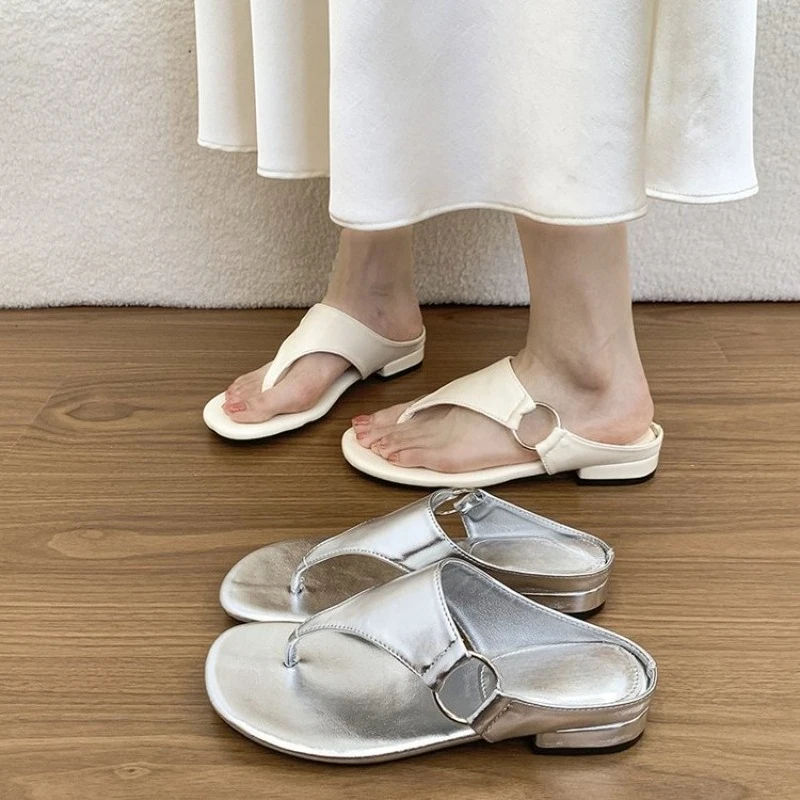 Women's summer French style square toe flip flops for external wear, 2026 new versatile anti slip slippers