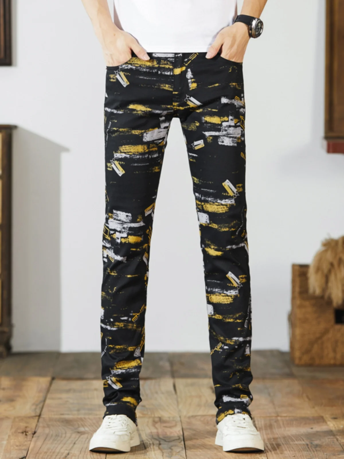 

Black Slim Fit Men's Jeans Graffiti Print High End Casual Long Trousers Fashionable Brand Cotton Stretch Denim mid Waist Zipper