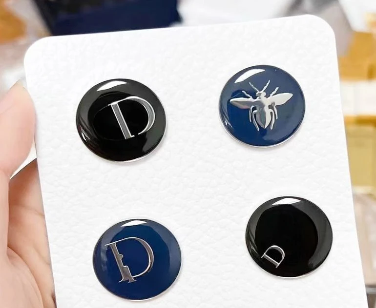 D exquisite brooch, badge gift box logo brooch fashionable versatile high-end hidden buckle