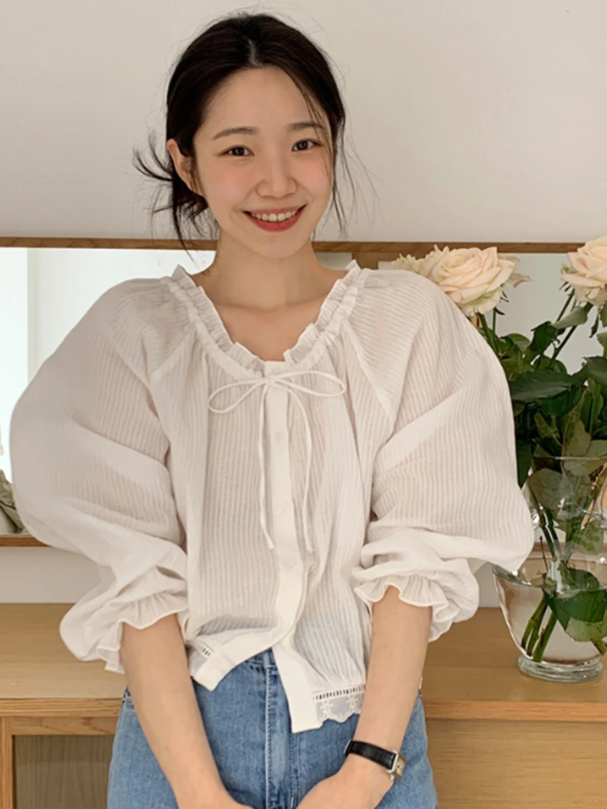 Chic Lace Shirt Women\'s Short Korean Style Shoulder Insert Sleeves White Slimming Top V-Neck Long Sleeve Commute Fashion