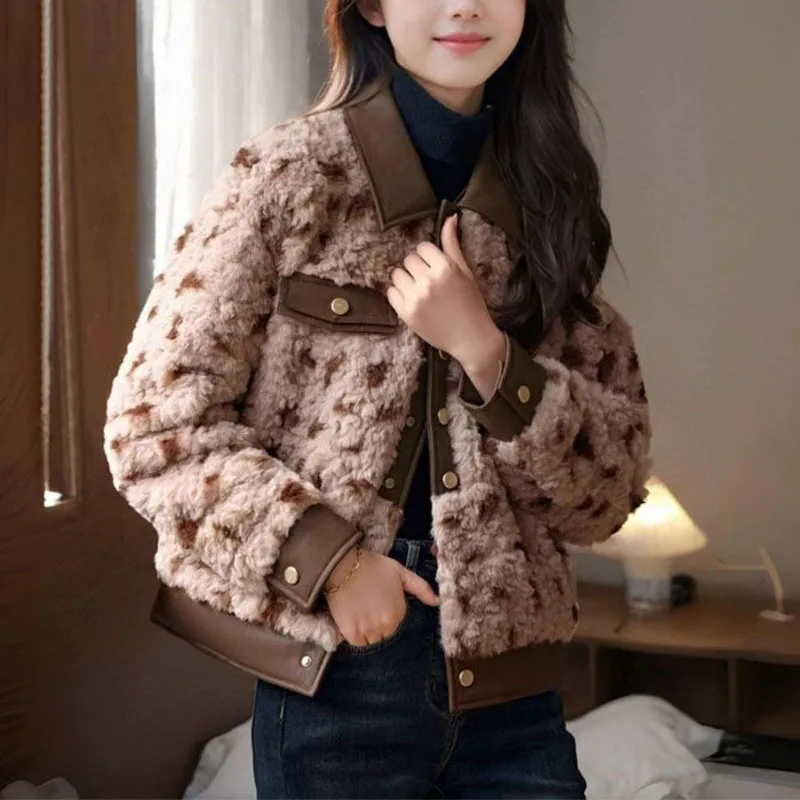 Winter New Fashion Women Lazy Wind All-match Jackets Turn-down Collar Hollow Out Patchwork Lamb Wool Wave Cut Loose Short Coat