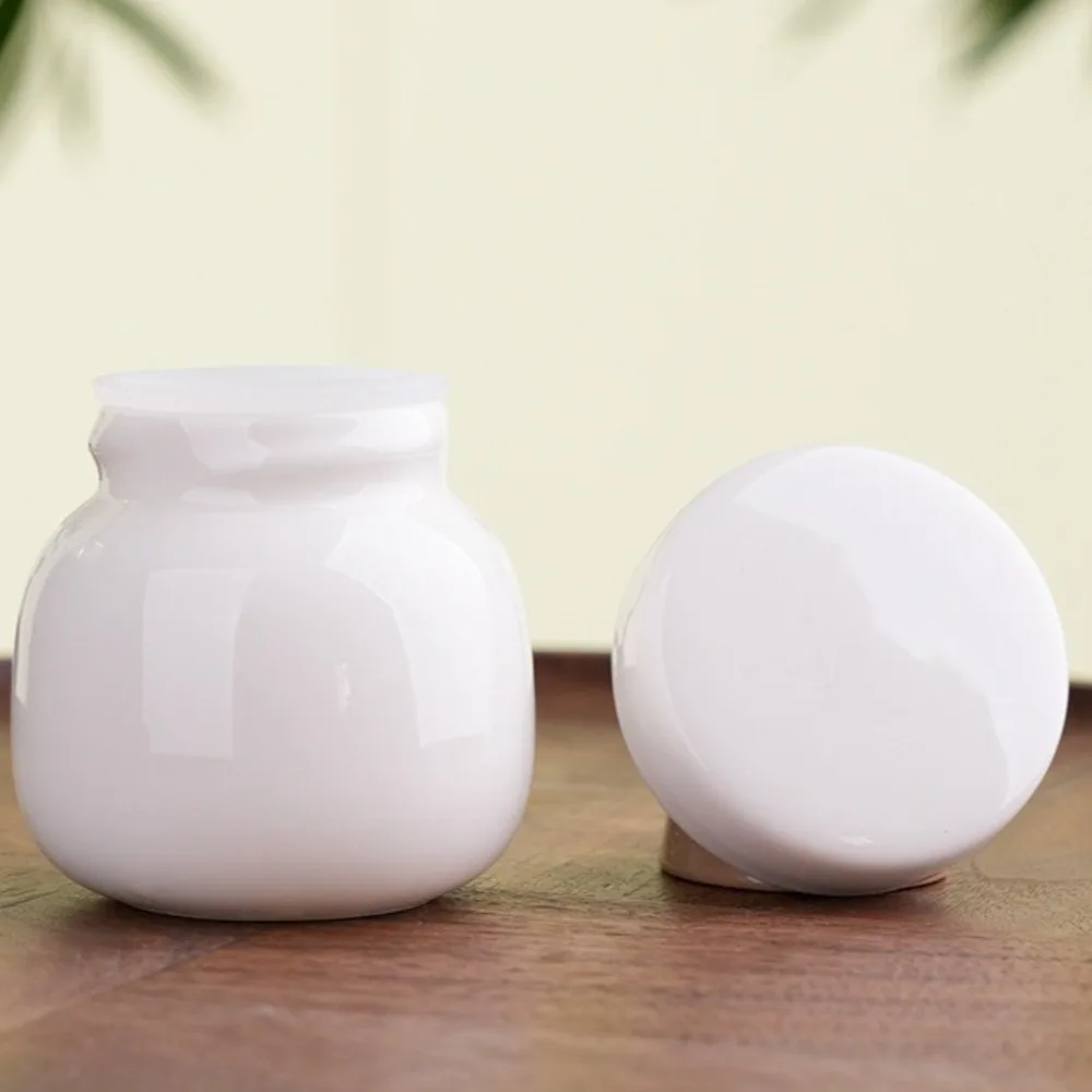 

White Ceramic Urns Ashes Pets Memorial Sealed and Moisture-proof Cat and Dog Teeth Hair Storage Urns Pet Memorials Products