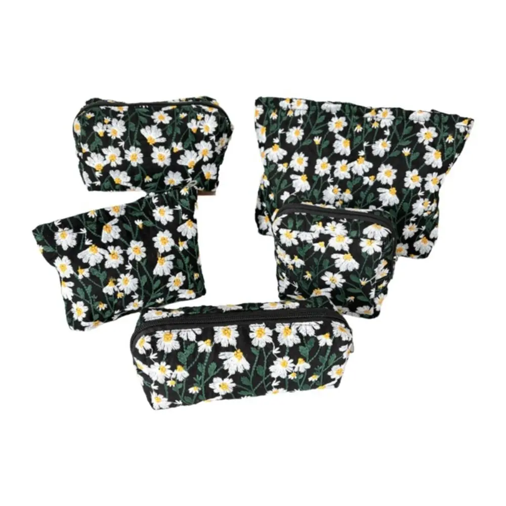 Korean Style Daisy Makeup Bag Large Capacity Portable Embroidered Cosmetic Bag Canvas INS Cosmetic Storage Bag Outdoor