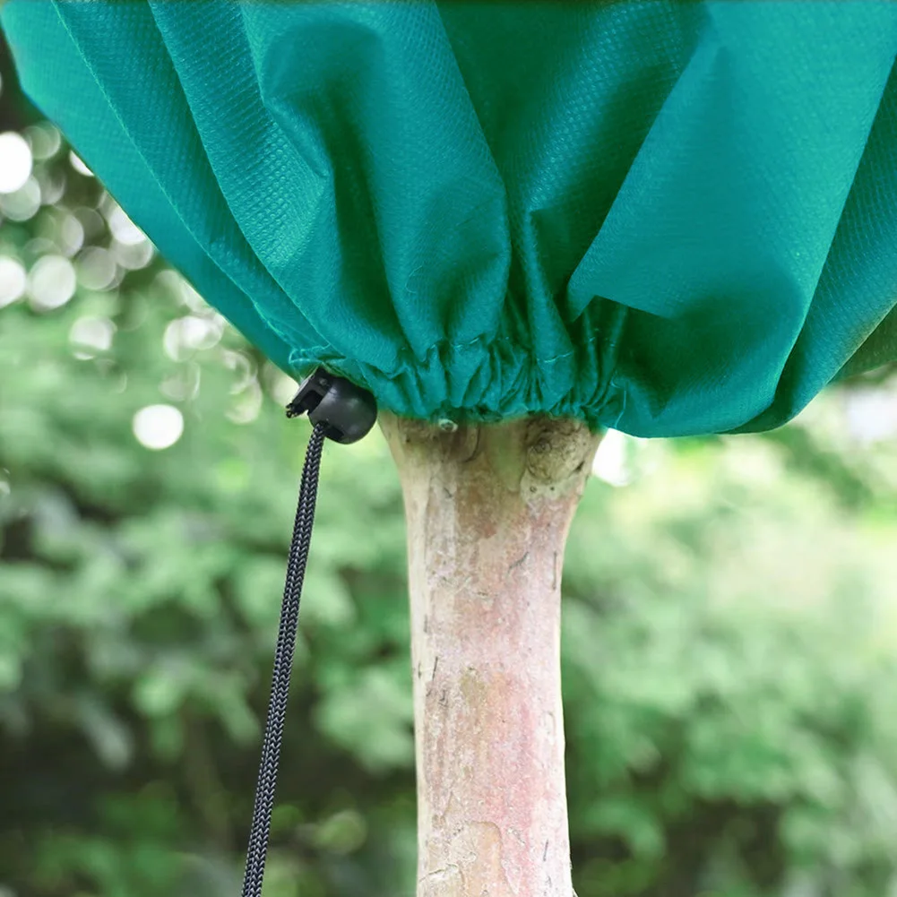 

2pcs Anti Freeze Plant Covers with Zipper Non Woven Fabric Cold Protection Cloth for Winter Frost Shielding of Garden Plants