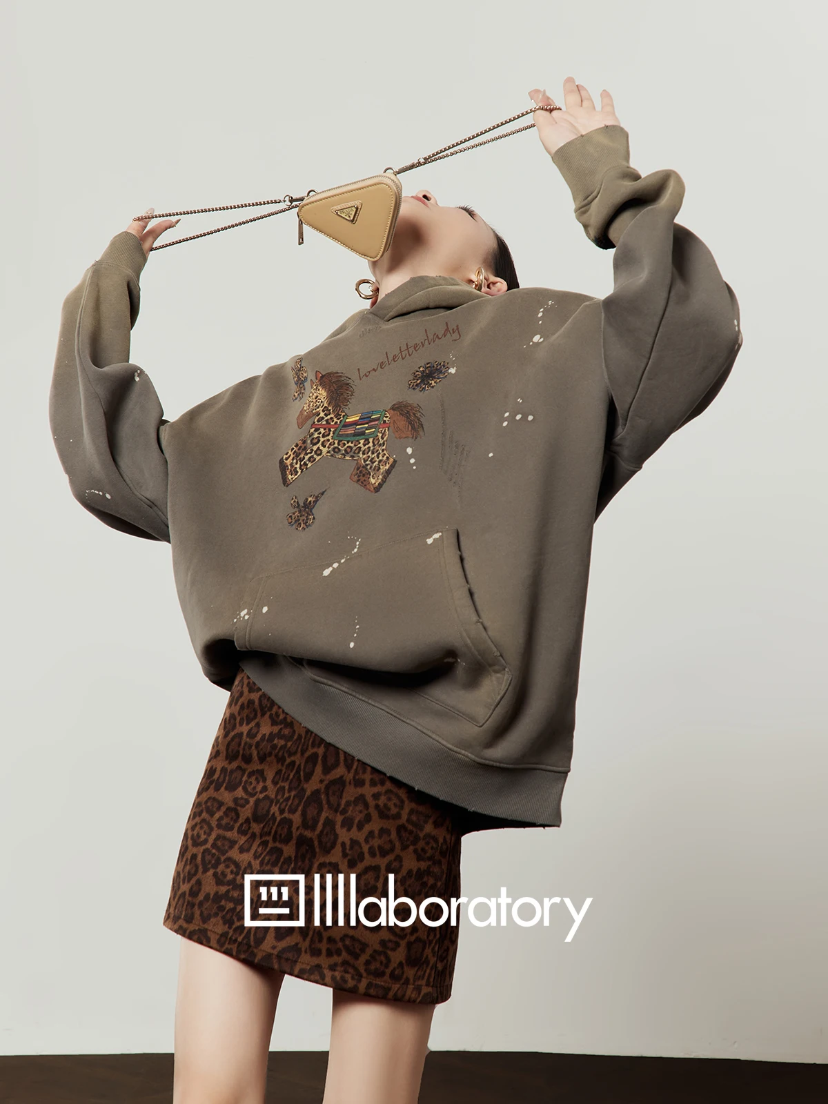 

Роскошный розовый женский свитшот из флиса, повседневный, свободного кроя, с длинными рукавами, с принтом, новинка весенней коллекции