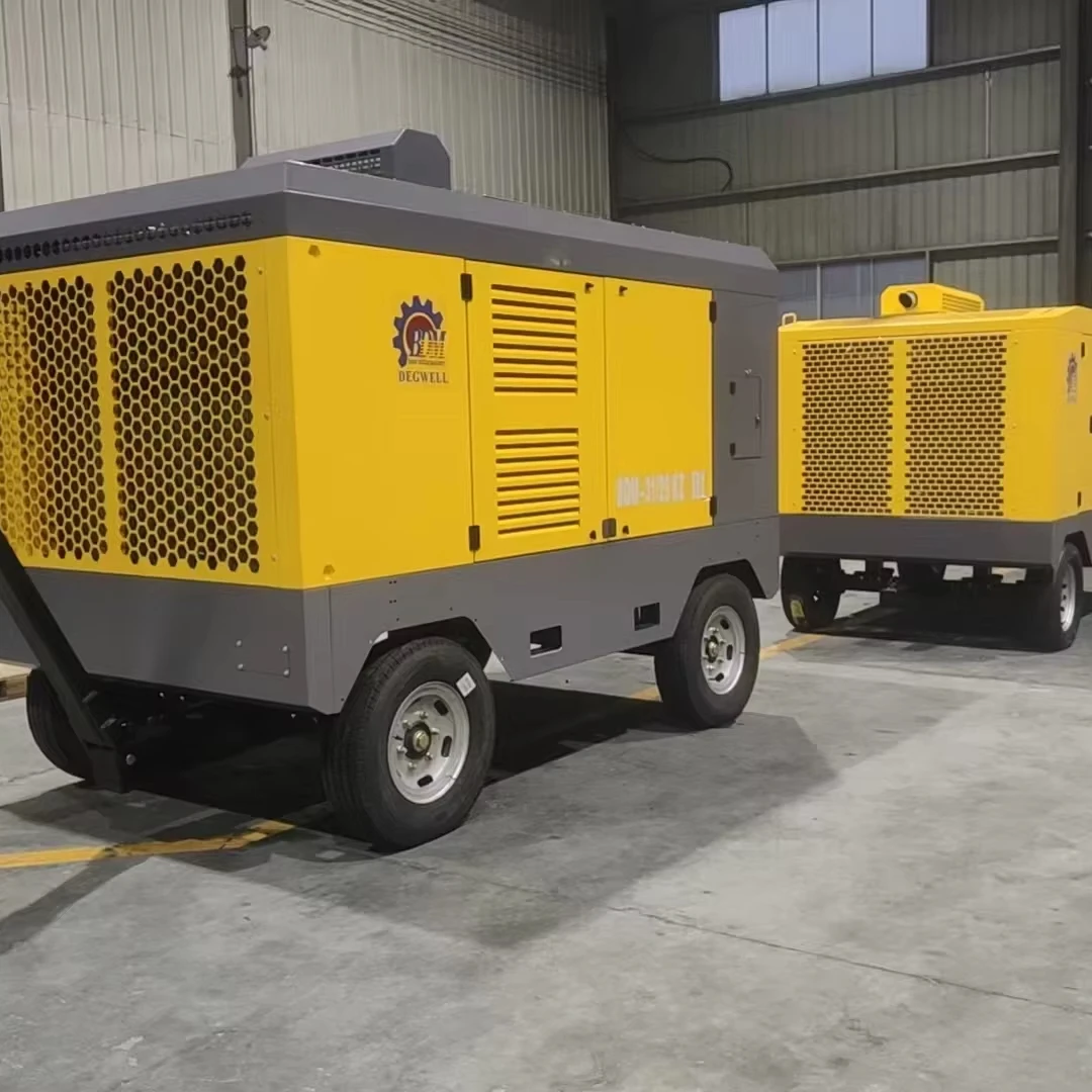 BDM-31/25 Wheeled Diesel Engine Two Stage Screw Air Compressor 22KW Air Cooled Lubricated 31m/min 25bar Mine Well Borehole