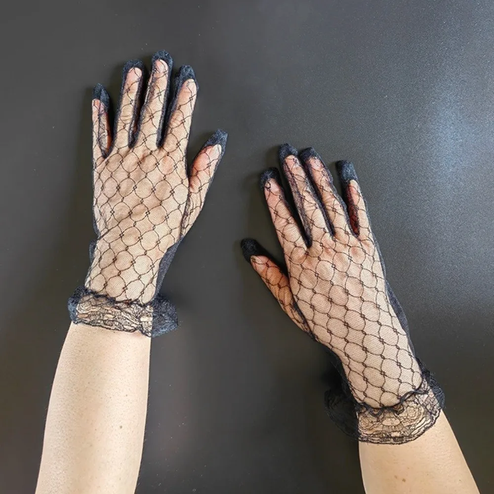 1 Pair Elegant Retro Lace Gloves Sheer Mesh Elastic Mesh Gloves Short Length Bridal Gloves Cosplay Performance Accessories