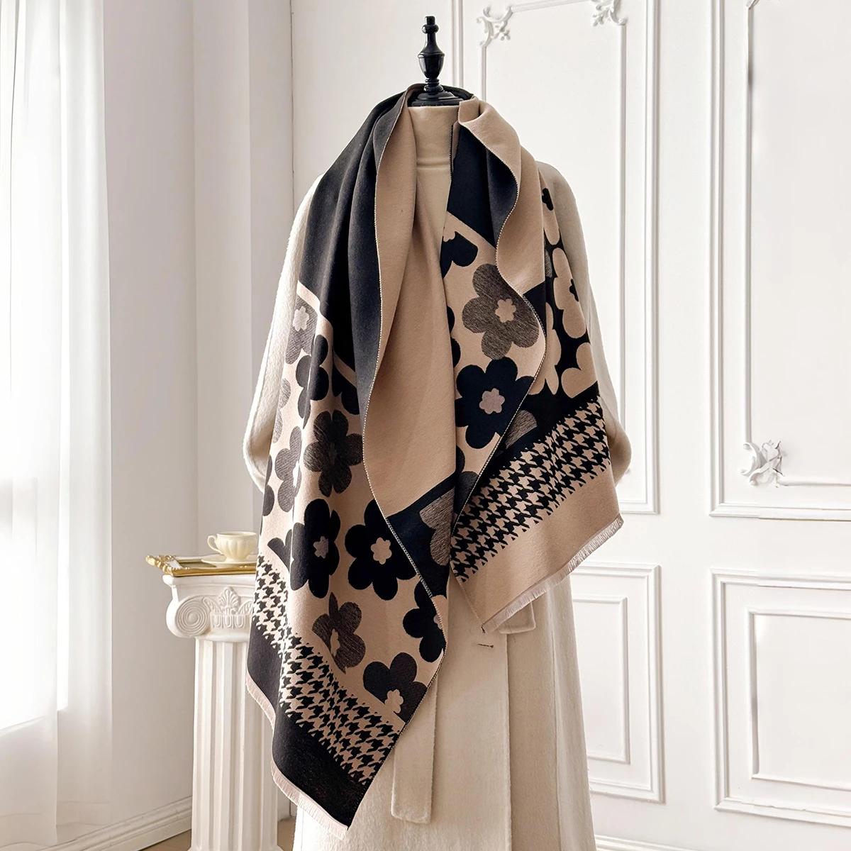 

2025 New Elegant Ladies' Pashmina Jacquard Cashmere Scarf Winter Thick Warmth Two-Sided Shawl Coldproof Windproof Blanket Scarf