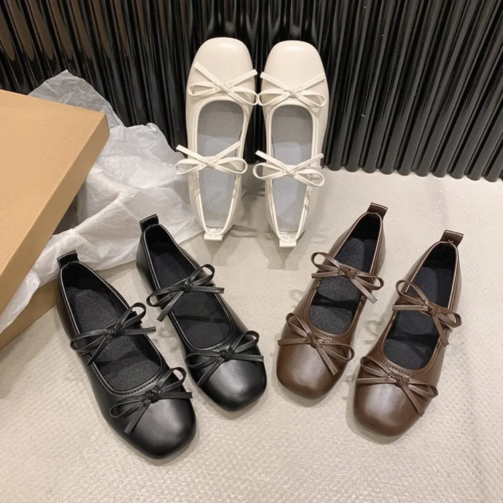 أحذية مسطحة بعقدة حلوة قابلة للتنفس ونعل ناعم من جلد البولي يوريثان سهلة الارتداء بلون سادة كاجوال أحذية باليه مسطحة للفتيات