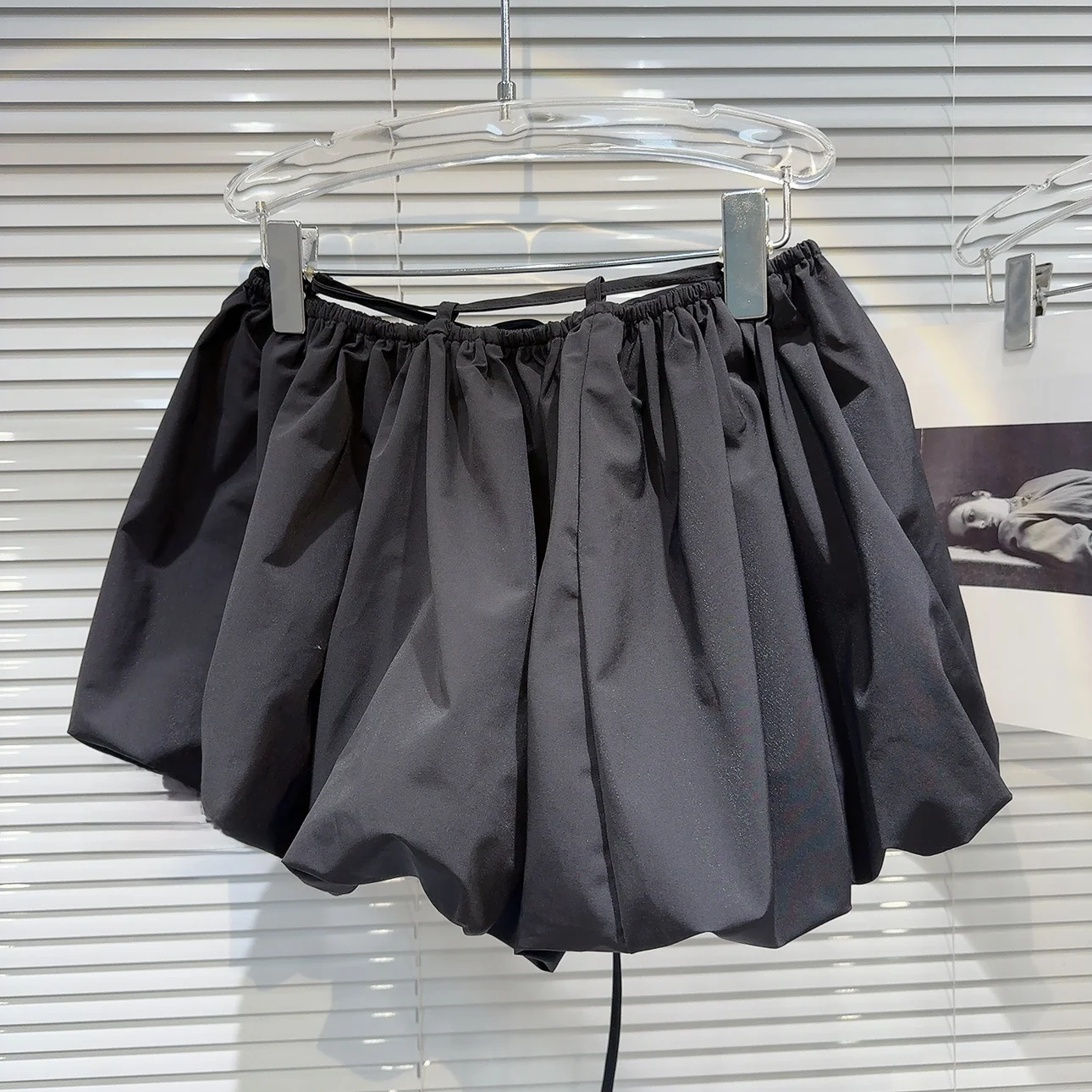 

Trendy Pure Color Hot Girl Flower Bud Skirt Super ort Puffy Skirt Waist Head Design Spring 2024 mid Waist ort Skirt