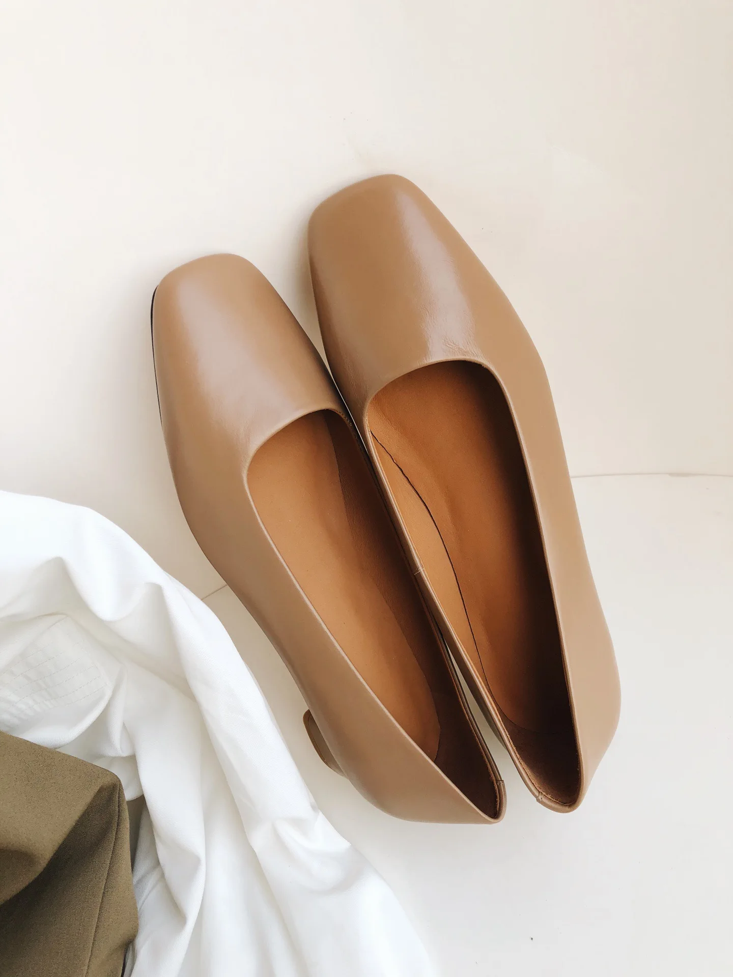 Withered England Style Office Lady Slip-On Loafers Women Fashion Elegant Soft Shoes Genuine Leather Square Heel