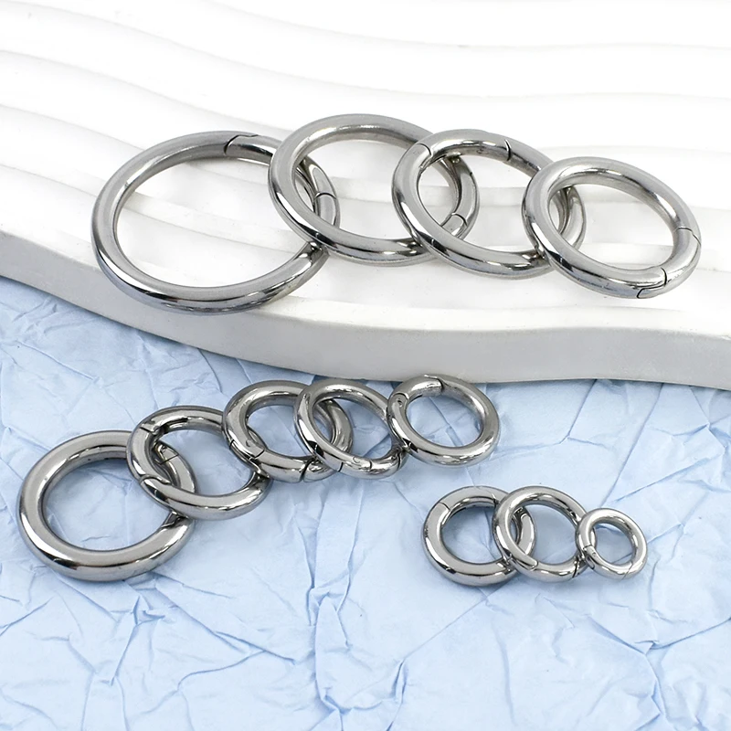 2/5/10/20P 10-35 مللي متر لفائف الربيع Carabiners المفاتيح الفضة يا خاتم الفولاذ المقاوم للصدأ أبازيم قابلة للفتح حلقة تسلق كليب المفاجئة حلقة هوك