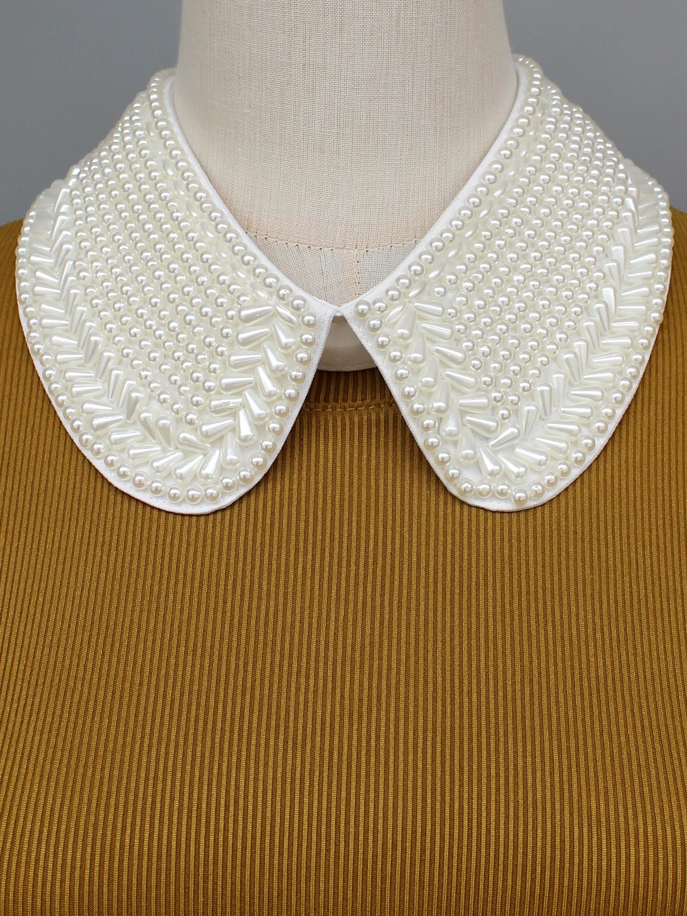 1 Stück Neuer Luxuriöser Falscher Kragen für Damen, mit Hochwertiger und Exquisiter Handwerkskunst und Handgenähten Perlen. Dies – Detail 6