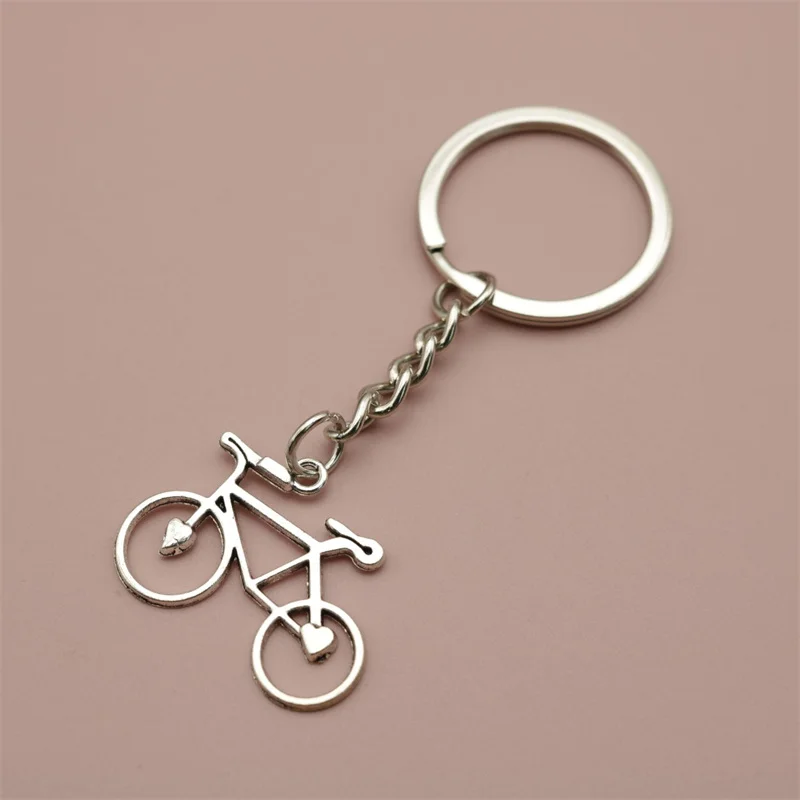 خمر سبيكة دراجة مفتاح سلسلة الرجال ريترو مجوهرات بسيطة الدراجة حلقة رئيسية حقيبة يد على ظهره قلادة