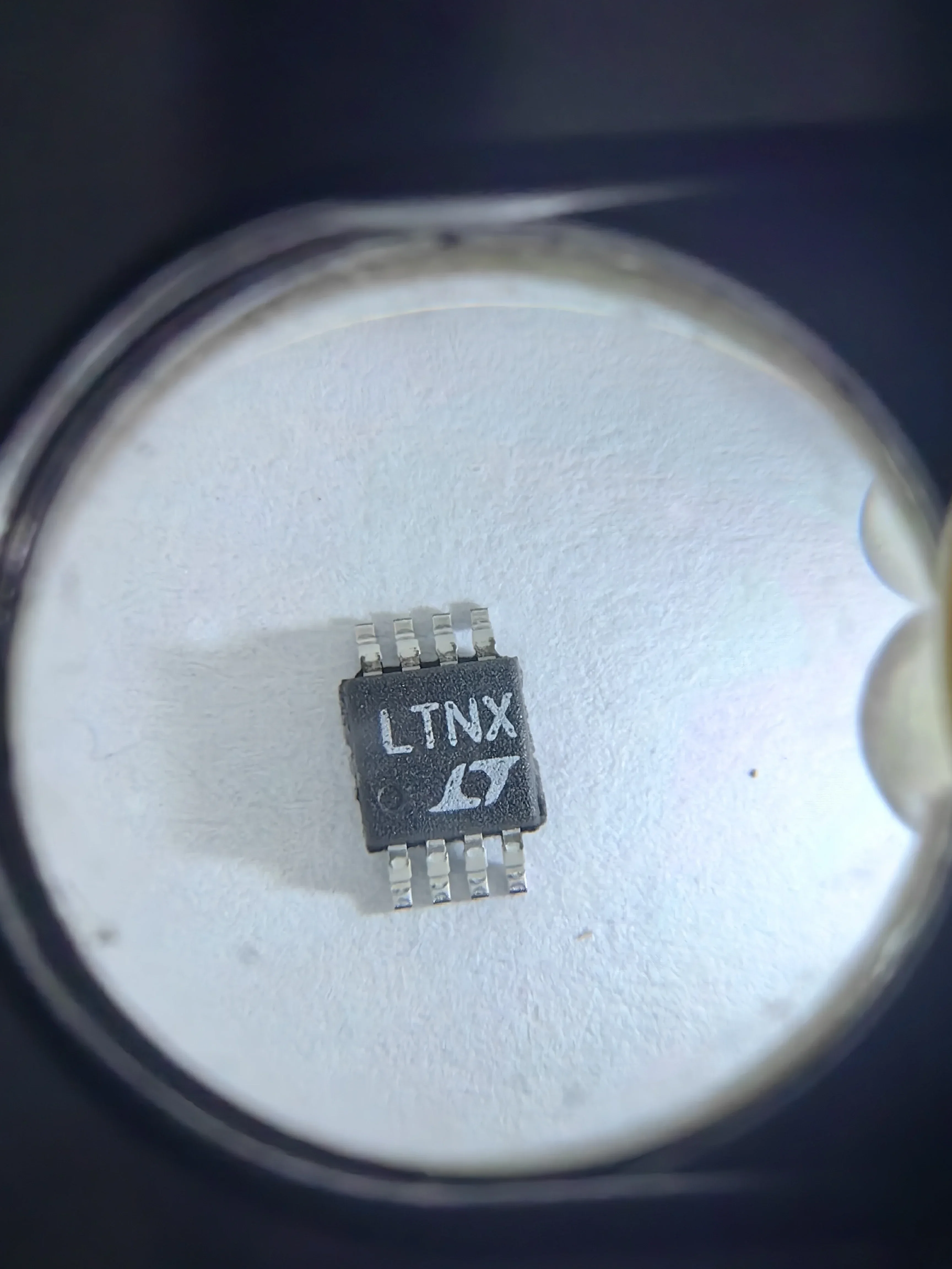 LTC1878EMS8 LTC1878 - High Efficiency Monolithic Synchronous Step-Down Regulator