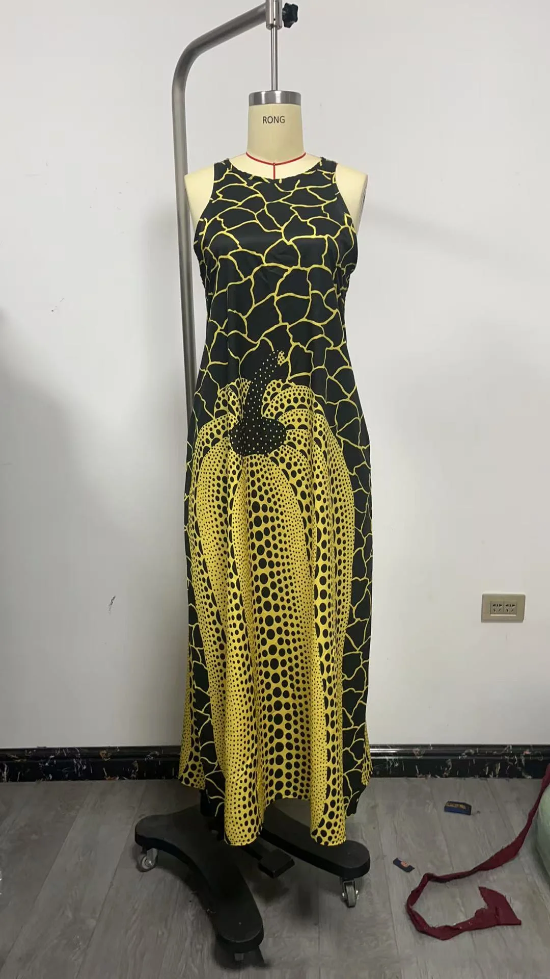 

Women's Halter Neck Polka Dot Printed Maxi Dress Loose Fit Sleeveless Bohemian Casual Dress Summer Vacation Beach Long Dress