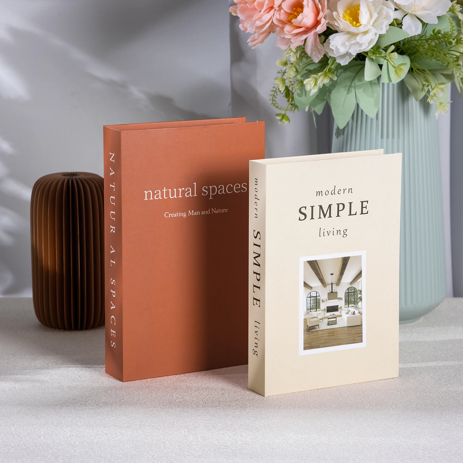 2 Stück Öffnbare Deko-Bücher für Wohnzimmer, Designer-Bücher als Couchtisch-Ornamente, Requisiten für Club, Hotelzimmer und Villa – Detail 13