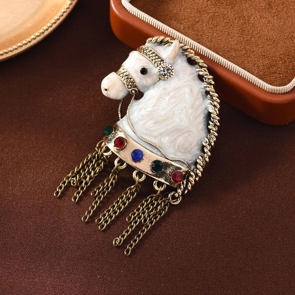 

1pc Fashion Vintage Enamel Horse Head Brooch Gemstones Chain Tassels Antique Equestrian Perfect Adding Regal Bohemian Touch