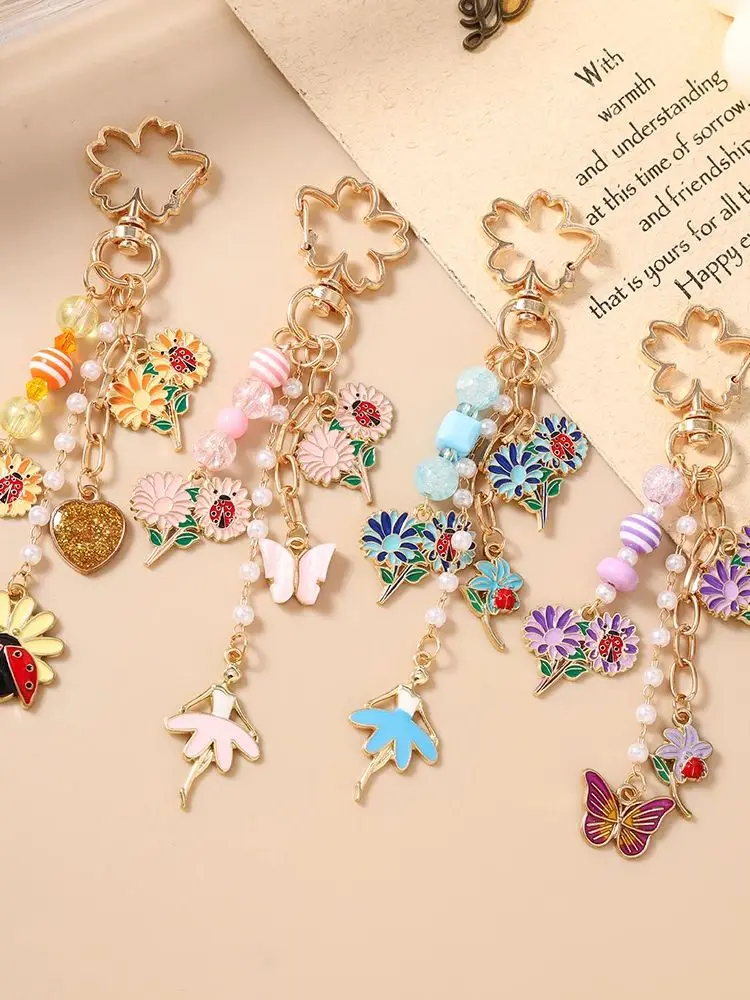 Aihua Niedlicher Y2K Blumen-Marienkäfer Schlüsselanhänger, Vergoldeter Blumen-Schlüsselring, Taschenanhänger für Damen, Handtaschen-Accessoire, Schmuckgeschenk – Detail 2