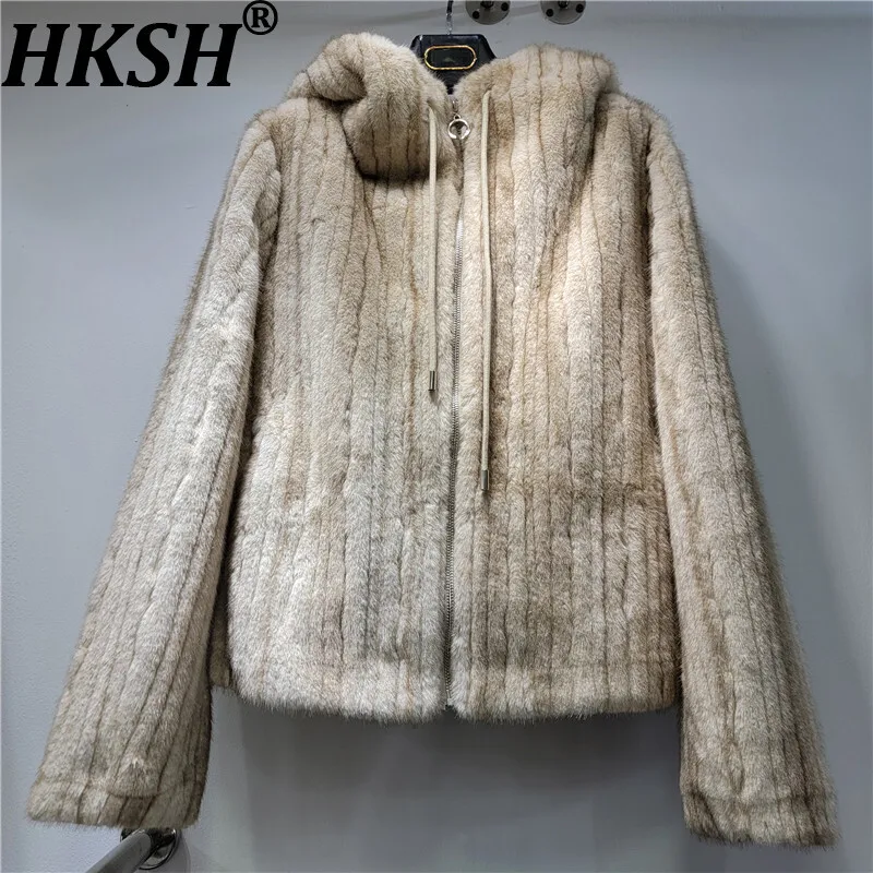 

HKSH 2025 Winter New Women's Faux Fur Coat Hooded Drawstring Zipper Luxury High Street Elegant Trendy Short Thick Jacket HK14821