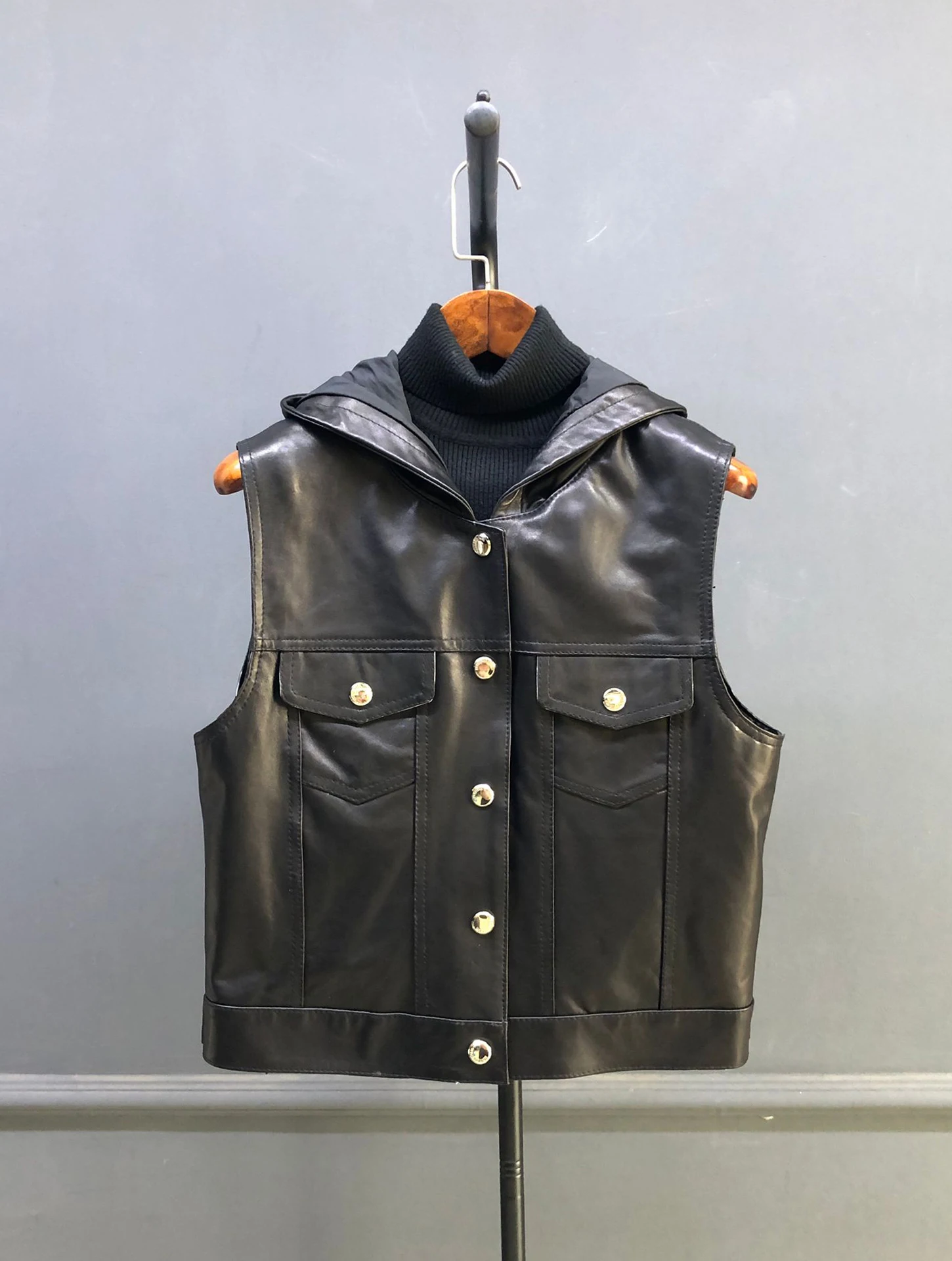 

Женский жилет из натуральной кожи с одной пуговицей, свободное пальто из овчины с капюшоном, дубленое, облегающее, маленькая пушка, плечо