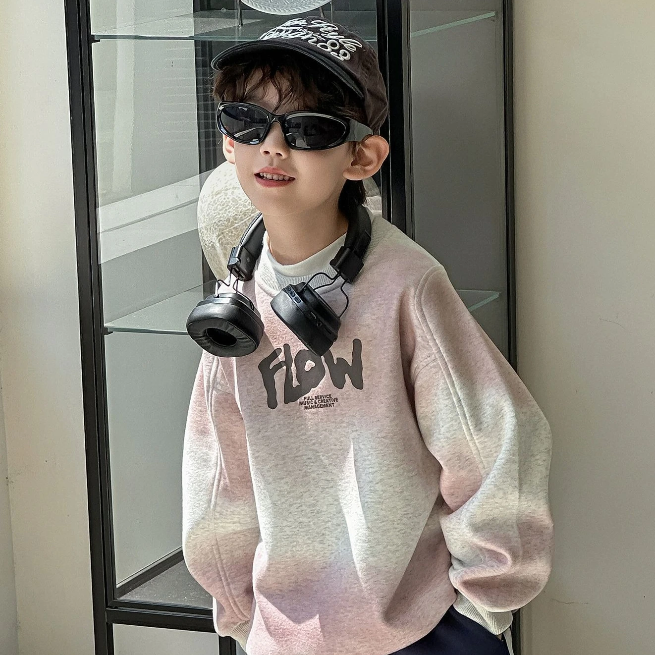 سويت شيرت مبطن بالصوف للأولاد والأطفال كوري فضفاض غير رسمي للخريف رائع عصري جديد دافئ ومريح